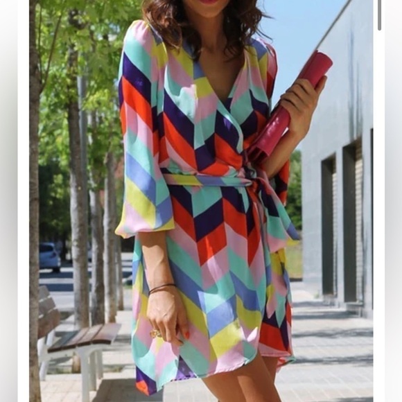 Charlie Charlie Charlotte Bright Geometric Chevron Print Wrap Dress - Size XL - Picture 3 of 11